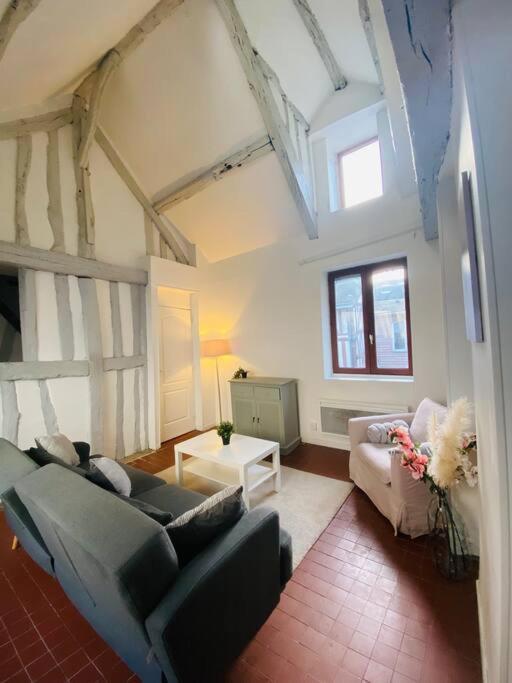 Maison Entiere: Les Celestins รูออง ภายนอก รูปภาพ